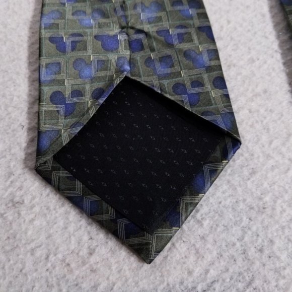 Disney Walt Disney World Mickey Mouse Neck Tie - Picture 6 of 8